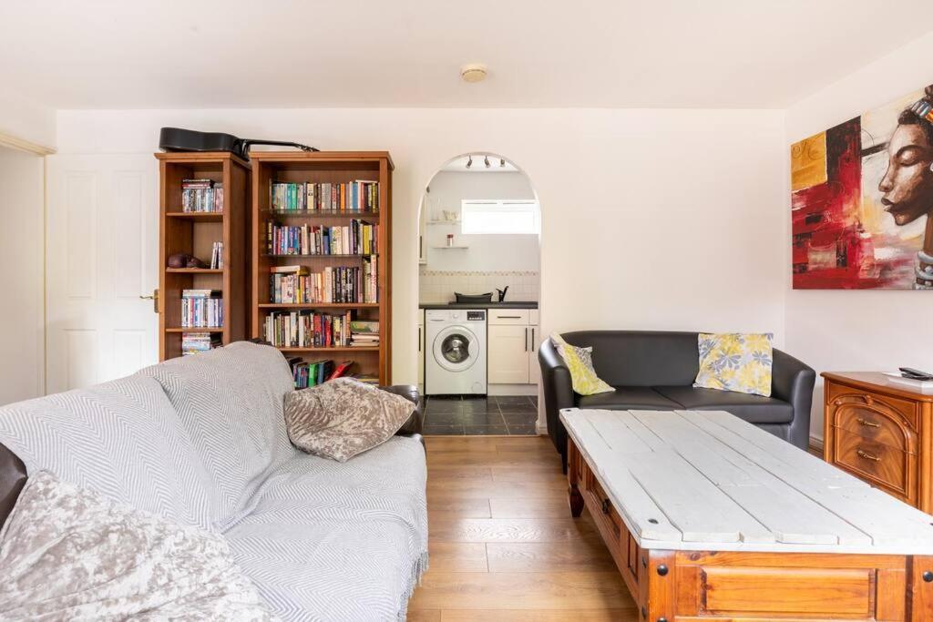 Charming Cosy Coach House In Fishponds Leilighet *